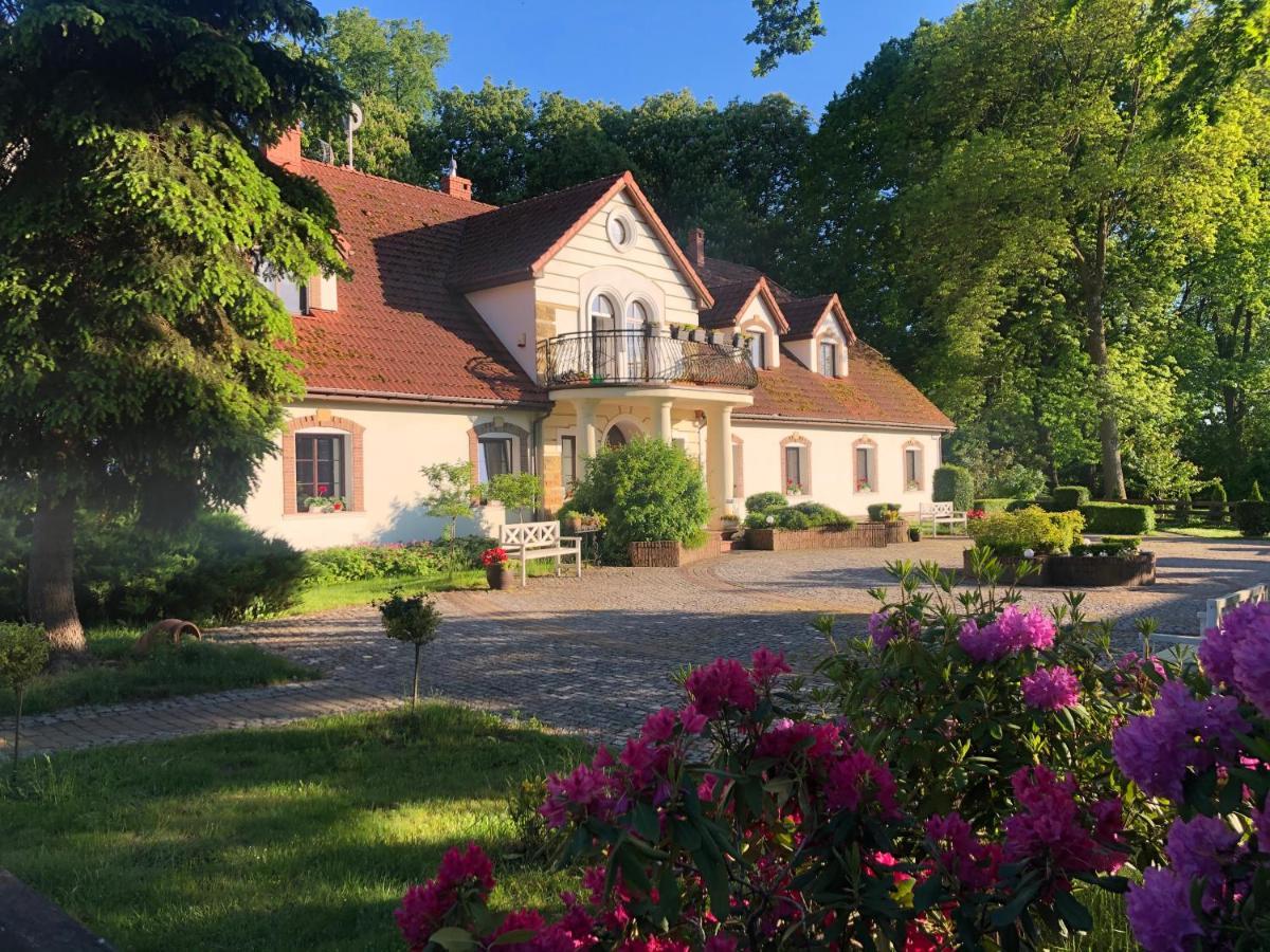 Dworek W Skibnie Sianow Exterior photo